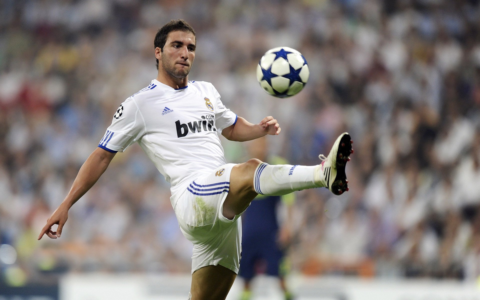 莱万多夫斯基巅峰对决，哈兰德与60激战C9分钟，爆冷胜负难料！